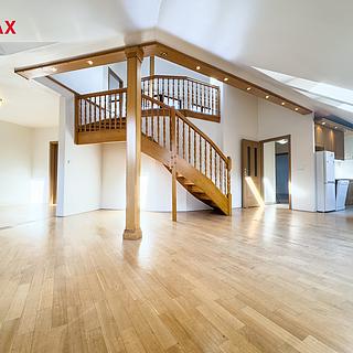 Prodej pokoje 135 m&sup2; Praha