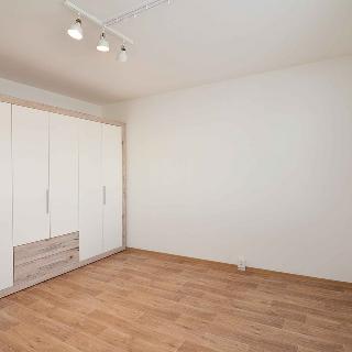 Prodej bytu 4+kk 77 m² Praha