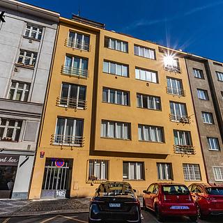Pronájem bytu 2+1 77 m&sup2; Praha