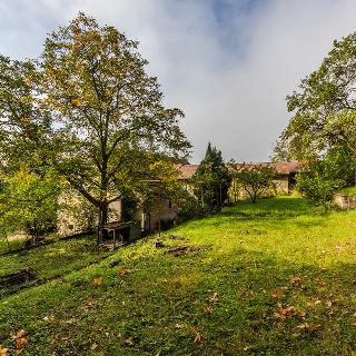 Prodej stavební parcely 1 000 m² Praha, Nad rybníkem