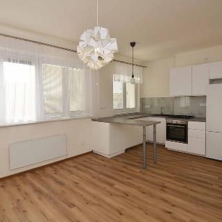 Pronájem bytu 2+kk 40 m² Praha, Krchlebská