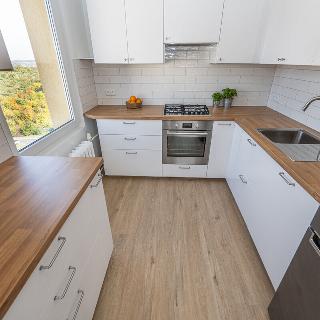 Pronájem bytu 3+1 73 m² Praha, Křivá