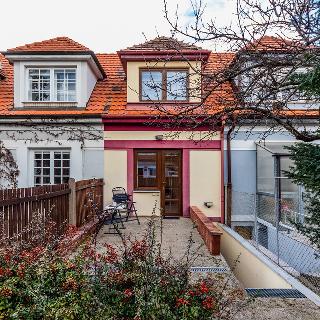 Pronájem rodinného domu 82 m² Praha, Pravoúhlá