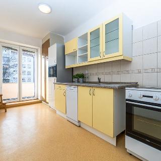 Pronájem bytu 2+1 70 m² Praha, Karpatská