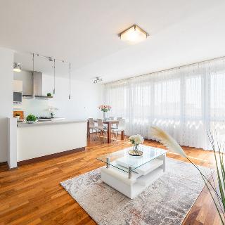 Prodej bytu 3+kk 76 m² Praha, Petržílkova