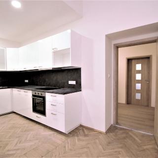 Pronájem bytu 3+kk 74 m² Praha, Bělehradská