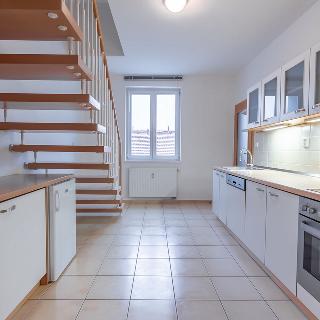 Pronájem bytu 3+kk 153 m² Praha, Kroftova