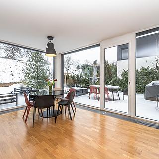 Pronájem vily 150 m&sup2; Praha