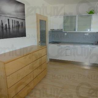 Pronájem bytu 1+kk, garsoniery 35 m² Praha