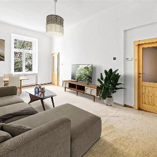 Prodej bytu 3+1 89 m² Praha, Šternberkova