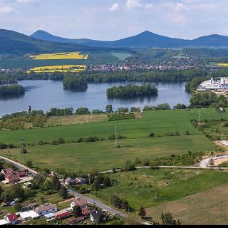 Prodej stavební parcely 1 000 m² Píšťany