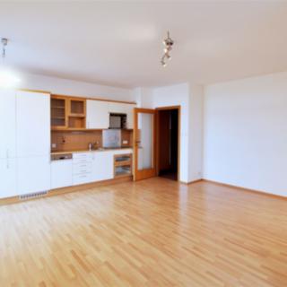 Pronájem bytu 2+kk 57 m² Praha Strašnice, Vinohradská