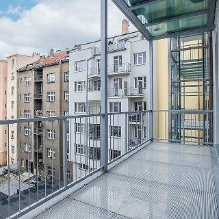 Pronájem bytu 3+kk 114 m² Praha, Laubova