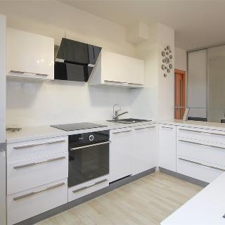 Pronájem bytu 2+kk 50 m² Praha, Jurkovičova