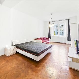 Prodej bytu 2+1 65 m² Praha, Na Malovance