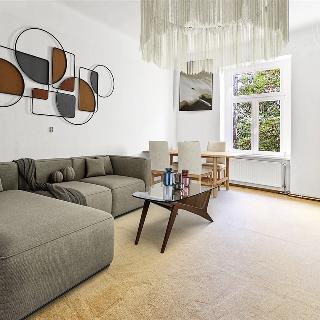 Prodej bytu 3+1 89 m² Praha, Šternberkova