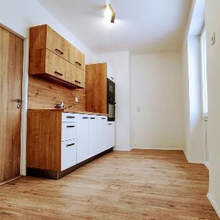 Pronájem bytu 2+kk 60 m² Moravský Beroun, náměstí 9. května