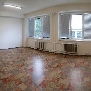 Pronájem kanceláře 75 m² Praha, U továren