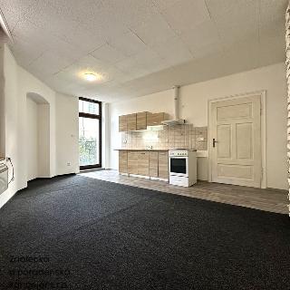 Pronájem bytu 3+1 98 m² Kynšperk nad Ohří, Maxima Gorkého