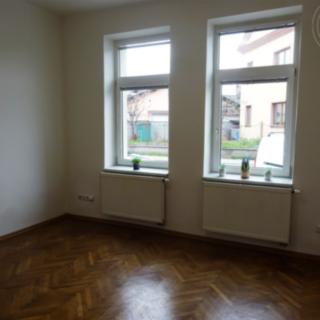 Pronájem bytu 2+1 70 m² Holešov, Nerudova