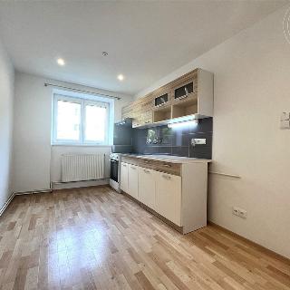 Pronájem bytu 2+1 55 m² Kroměříž, Sokolovská