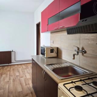 Pronájem bytu 1+1 40 m² Hulín, nám. Míru