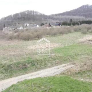Prodej stavební parcely 2002 m² Svojkov