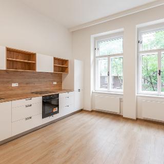 Pronájem bytu 2+kk 41 m² Praha, Křižíkova