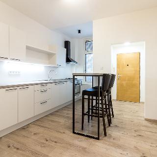 Pronájem bytu 3+1 76 m² Praha, Bořivojova