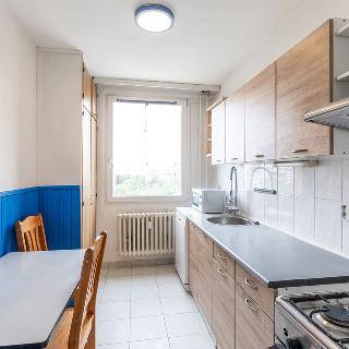 Pronájem bytu 4+1 76 m² Praha, Hnězdenská