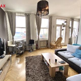 Pronájem bytu 3+kk 90 m² Praha, Hradební