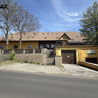Pronájem obchodu 750 m&sup2; Teplice