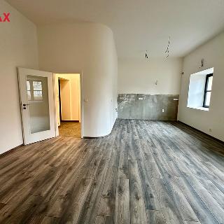 Prodej bytu 3+kk 89 m² Svémyslice