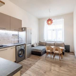 Pronájem bytu 2+kk 43 m² Praha, Pod Čertovou skalou