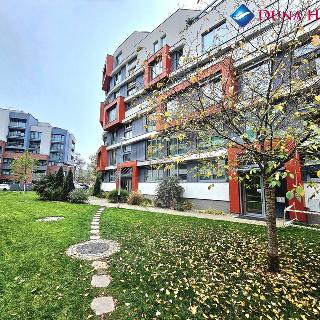 Prodej bytu 2+kk 58 m² Praha, Vojenova