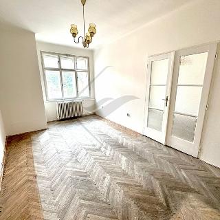 Prodej bytu 3+1 75 m² Praha, Holečkova