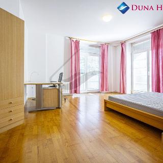 Prodej bytu 4+1 204 m² Praha