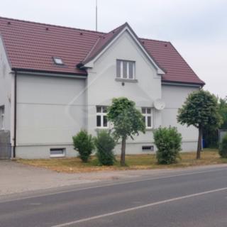 Prodej rodinného domu 465 m²