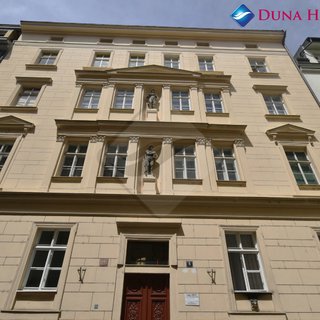 Prodej kanceláře 32 m² Praha, Olivova