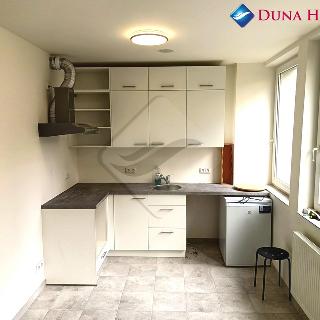 Pronájem bytu 1+kk a garsoniéry 23 m² Praha, Perucká