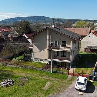 Prodej rodinného domu 300 m&sup2; Hostomice