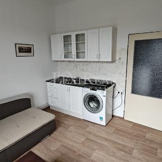 Pronájem bytu 1+kk a garsoniéry 23 m² Praha, 