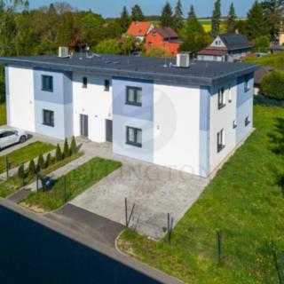 Prodej rodinného domu 226 m² Ohrobec, V zahrádkách