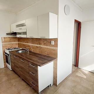 Pronájem bytu 3+1 55 m&sup2; Cheb
