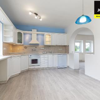 Prodej bytu 3+1 102 m² Opava, Šebelova