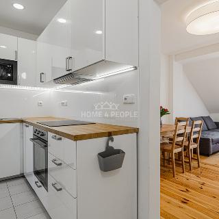 Prodej bytu 2+1 45 m² Karlovy Vary, Zeyerova