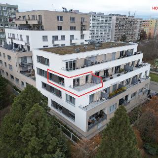 Prodej bytu 1+kk a garsoniéry 39 m² Praha, Klausova