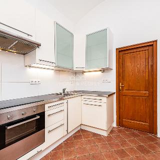 Pronájem bytu 2+1 70 m² Praha, Za můstkem