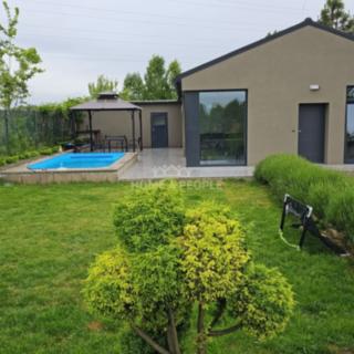 Pronájem rodinného domu 80 m² Slaný Lotouš, Lotouš