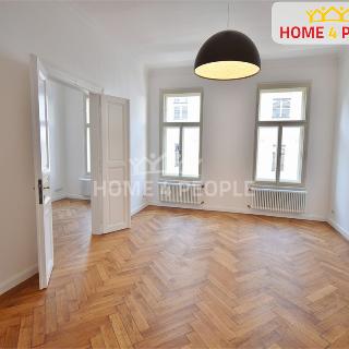 Pronájem bytu 4+1 154 m² Praha